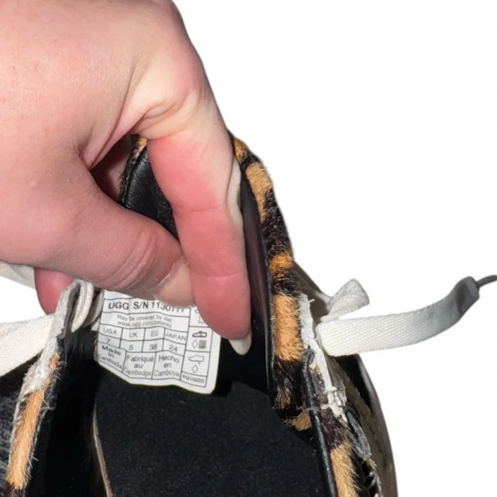 EUC UGG Alameda Spotty Lace Sneakers s7 - Picture 7 of 14